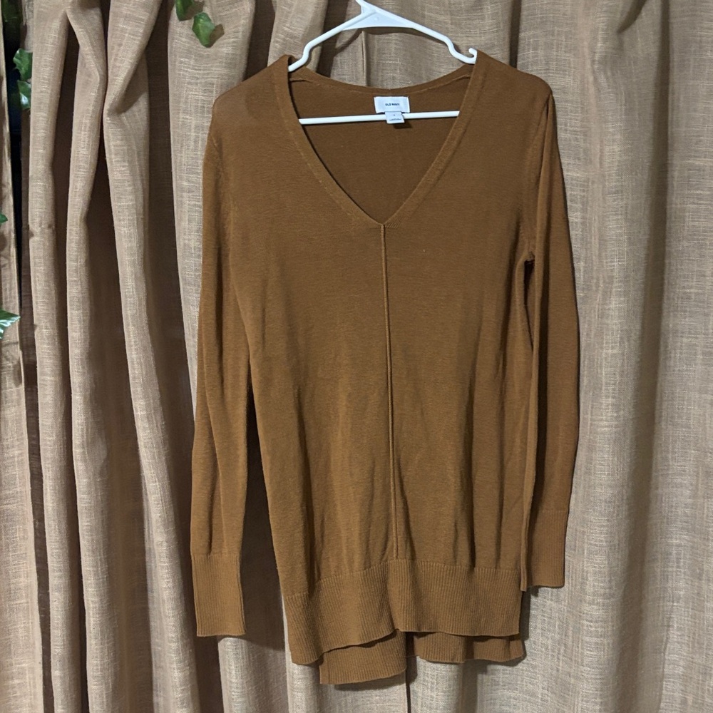 Old Navy Women's V-Neck Sweater in Brown